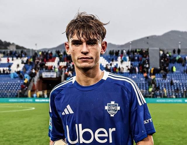 她以真实自 她以真实自