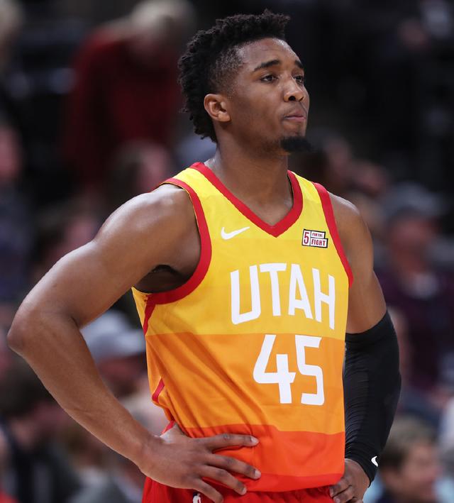 而灰熊则因 而灰熊则因